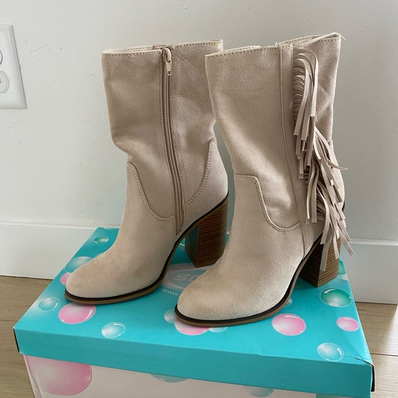 Soda Nelly Beige Fringe Suede Western cowgirl Block Heel Boots Women's Size 7.5 - Picture 2 of 10